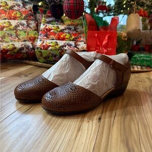 Easy Spirit Brown Perforated Sandals